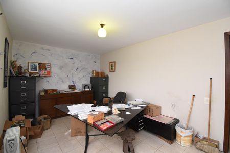 Casa à venda com 460m², 4 quartos e 5 vagasEscritório