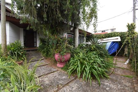 Área externa de casa à venda com 4 quartos, 460m² em Boa Vista, Curitiba