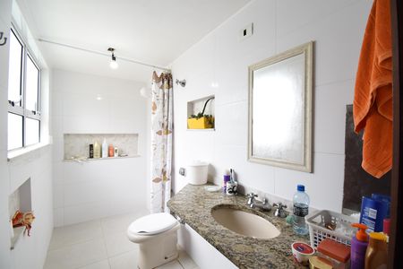 Casa à venda com 460m², 4 quartos e 5 vagasBanheiro 3