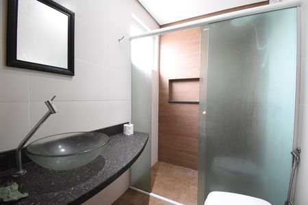 Casa à venda com 460m², 4 quartos e 5 vagasBanheiro do Flat
