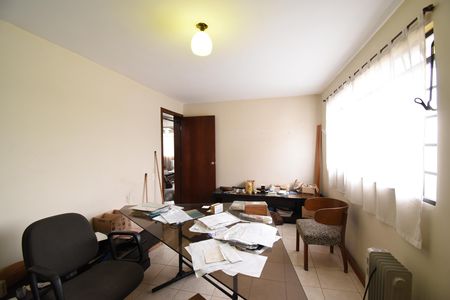 Casa à venda com 460m², 4 quartos e 5 vagasEscritório