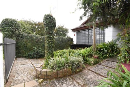 Área externa de casa à venda com 4 quartos, 460m² em Boa Vista, Curitiba