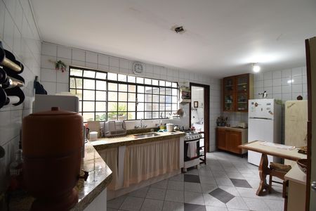 Casa à venda com 460m², 4 quartos e 5 vagasCozinha