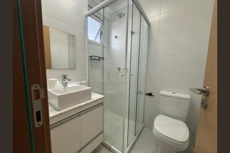 Apartamento para alugar com 70m², 2 quartos e 1 vaga Apartamento para alugar com 70m², 2 quartos e 1 vagaBanheiro social
