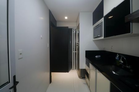 Cozinha de apartamento para alugar com 2 quartos, 118m² em Jardim Asturias, Guarujá