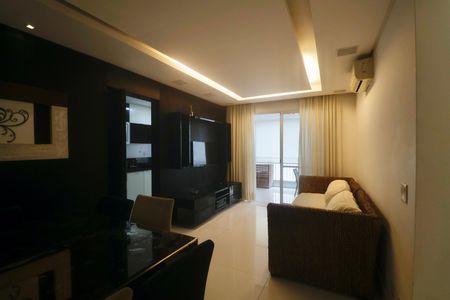 Apartamento para alugar com 118m², 2 quartos e 2 vagasSala