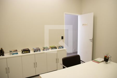 Casa para alugar com 293m², 2 quartos e 5 vagas Casa para alugar com 293m², 2 quartos e 5 vagasQuarto