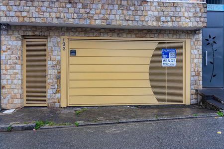 Casa à venda com 150m², 5 quartos e 2 vagasFachada
