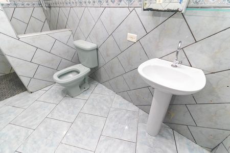 Casa à venda com 150m², 5 quartos e 2 vagasCASA 2 - Banheiro da Suíte