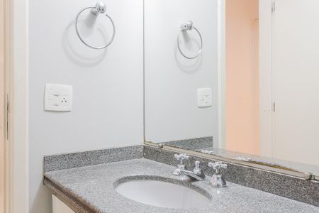 Apartamento para alugar com 155m², 4 quartos e 2 vagas Apartamento para alugar com 155m², 4 quartos e 2 vagasBanheiro