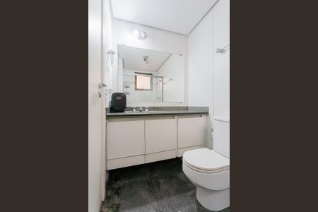Apartamento para alugar com 155m², 4 quartos e 2 vagas Apartamento para alugar com 155m², 4 quartos e 2 vagasBanheiro da Suíte 1