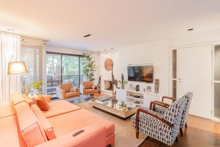 Apartamento para alugar com 155m², 4 quartos e 2 vagas Apartamento para alugar com 155m², 4 quartos e 2 vagasSala