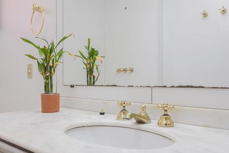 Banheiro da Suíte 2 de apartamento à venda com 4 quartos, 155m² em Perdizes, São Paulo