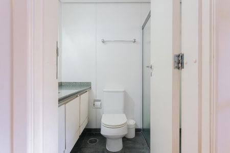 Apartamento para alugar com 155m², 4 quartos e 2 vagas Apartamento para alugar com 155m², 4 quartos e 2 vagasBanheiro da Suíte 1