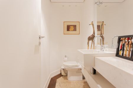 Apartamento para alugar com 155m², 4 quartos e 2 vagas Apartamento para alugar com 155m², 4 quartos e 2 vagasLavabo