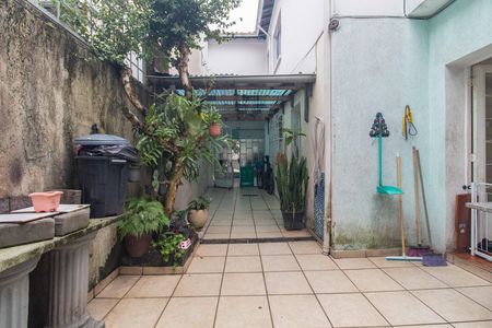 Casa à venda com 150m², 4 quartos e 4 vagas Casa à venda com 150m², 4 quartos e 4 vagasQuintal