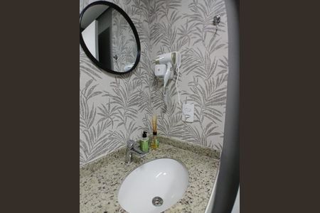 Banheiro de apartamento para alugar com 1 quarto, 17m² em Praça Nova Republica, São Paulo