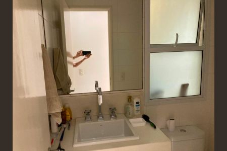 Apartamento à venda com 70m², 2 quartos e 1 vaga Apartamento à venda com 70m², 2 quartos e 1 vagaBanheiro