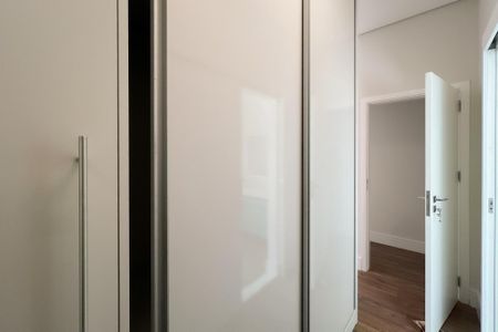 Casa de condomínio à venda com 325m², 3 quartos e 4 vagasCloset da suíte 3