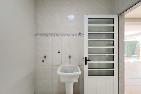 Casa de condomínio à venda com 325m², 3 quartos e 4 vagasÁrea de Serviço