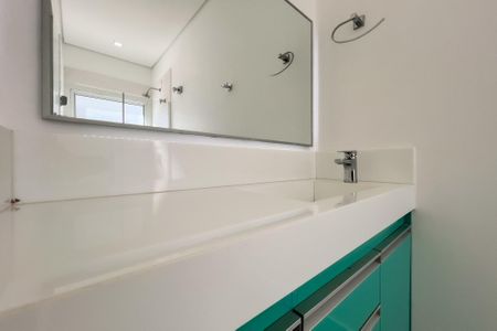 Casa de condomínio à venda com 325m², 3 quartos e 4 vagasBanheiro da Suíte 3