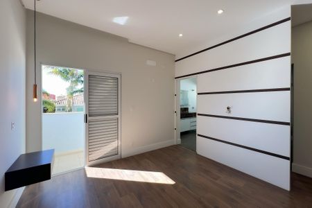 Casa de condomínio à venda com 325m², 3 quartos e 4 vagasSuíte 1