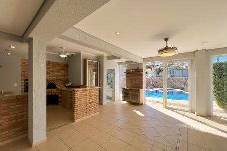Casa de condomínio à venda com 325m², 3 quartos e 4 vagasChurrasqueira