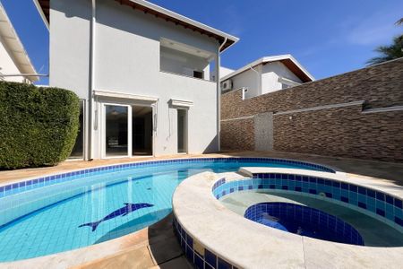Casa de condomínio à venda com 325m², 3 quartos e 4 vagasPiscina