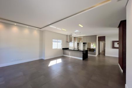 Sala de casa de condomínio à venda com 3 quartos, 325m² em Loteamento Residencial Fazenda São José, Valinhos