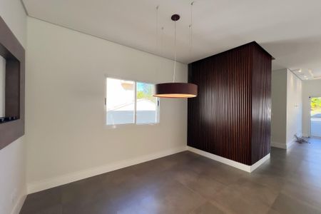 Casa de condomínio à venda com 325m², 3 quartos e 4 vagasSala de Jantar