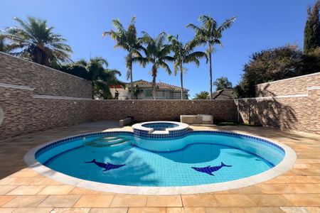 Casa de condomínio à venda com 325m², 3 quartos e 4 vagasPiscina