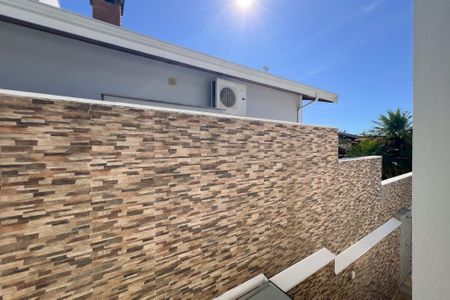 Casa de condomínio à venda com 325m², 3 quartos e 4 vagasVista da Suíte 3