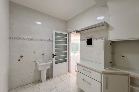 Casa de condomínio à venda com 325m², 3 quartos e 4 vagasÁrea de Serviço