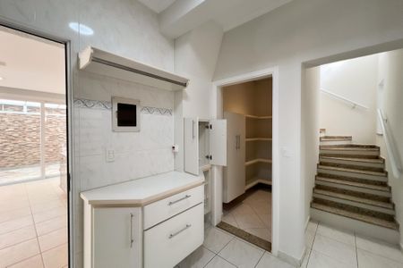 Casa de condomínio à venda com 325m², 3 quartos e 4 vagasÁrea de Serviço