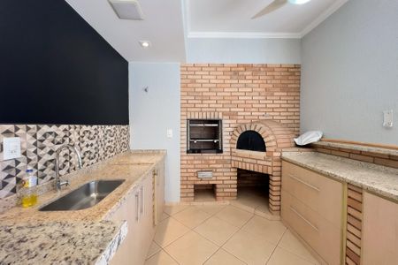 Casa de condomínio à venda com 325m², 3 quartos e 4 vagasChurrasqueira