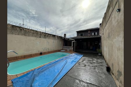 Casa para alugar com 114m², 2 quartos e 5 vagas Casa para alugar com 114m², 2 quartos e 5 vagasPiscina
