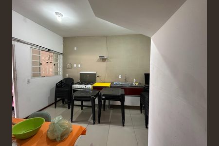 Sala de casa para alugar com 2 quartos, 114m² em Jacareí, Jacareí