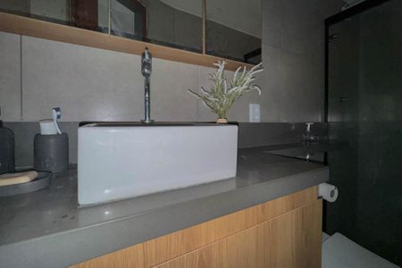 Banheiro de apartamento à venda com 1 quarto, 50m² em Taguatinga Norte, Brasília