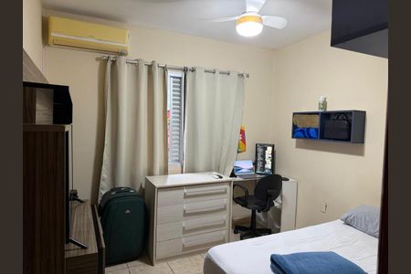 Quarto de apartamento para alugar com 3 quartos, 112m² em Coqueiros, Florianópolis
