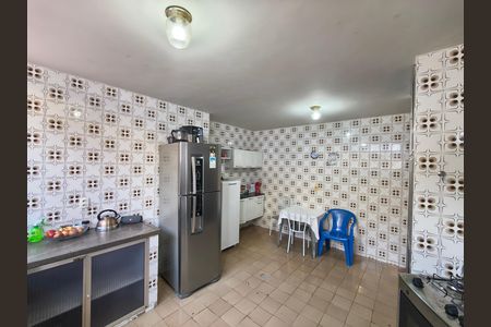 Casa à venda com 216m², 3 quartos e 4 vagas Casa à venda com 216m², 3 quartos e 4 vagasCozinha