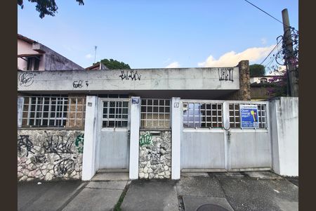 Casa à venda com 216m², 3 quartos e 4 vagas Casa à venda com 216m², 3 quartos e 4 vagasPlaquinha