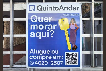 Casa à venda com 216m², 3 quartos e 4 vagas Casa à venda com 216m², 3 quartos e 4 vagasPlaquinha