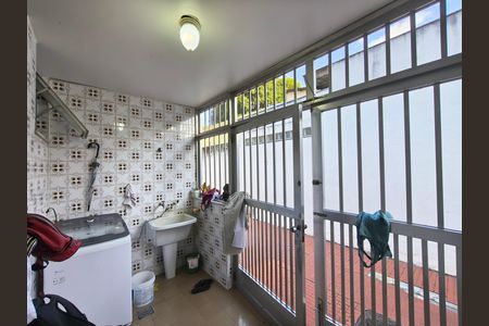 Casa à venda com 216m², 3 quartos e 4 vagas Casa à venda com 216m², 3 quartos e 4 vagasArea de serviço