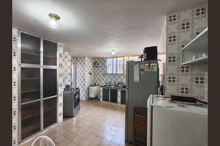 Casa à venda com 216m², 3 quartos e 4 vagas Casa à venda com 216m², 3 quartos e 4 vagasCozinha