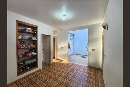 Casa à venda com 216m², 3 quartos e 4 vagas Casa à venda com 216m², 3 quartos e 4 vagasSala