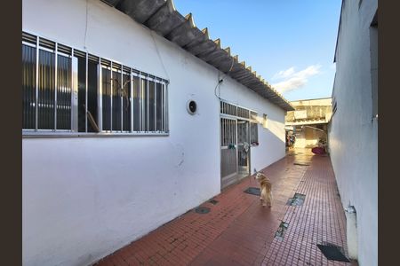 Casa à venda com 216m², 3 quartos e 4 vagas Casa à venda com 216m², 3 quartos e 4 vagasQuintal