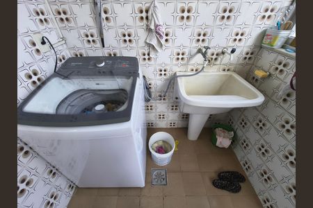 Casa à venda com 216m², 3 quartos e 4 vagas Casa à venda com 216m², 3 quartos e 4 vagasArea de serviço