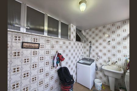 Casa à venda com 216m², 3 quartos e 4 vagas Casa à venda com 216m², 3 quartos e 4 vagasArea de serviço