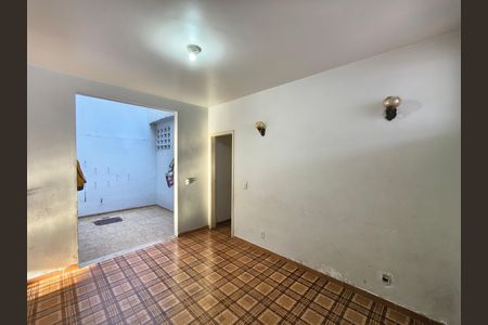 Casa à venda com 216m², 3 quartos e 4 vagas Casa à venda com 216m², 3 quartos e 4 vagasSala
