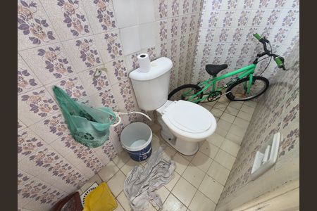 Casa à venda com 216m², 3 quartos e 4 vagas Casa à venda com 216m², 3 quartos e 4 vagasBanheiro externo
